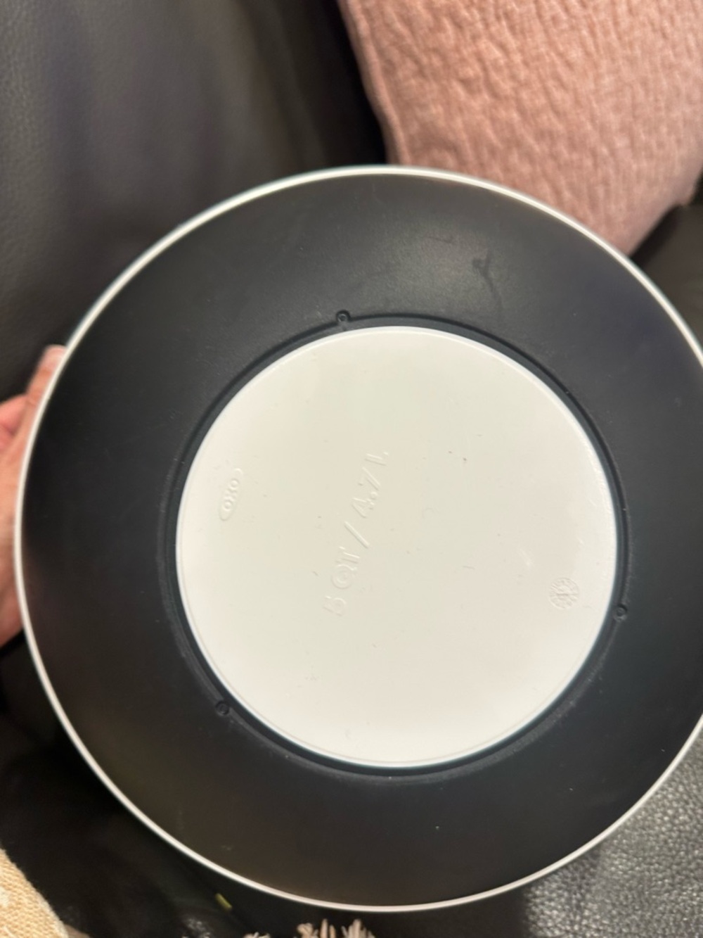 White Nesting Mixing Bowls with Black Grip Tabs - Picture 5 of 8